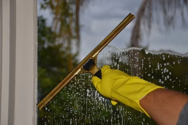 Fenster- und Fassadenreinigung - B1.